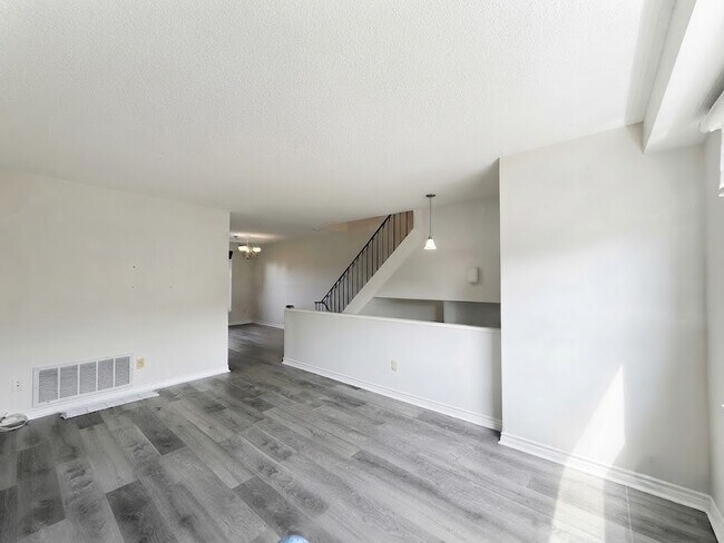 Photo - 2830 Midland Ave