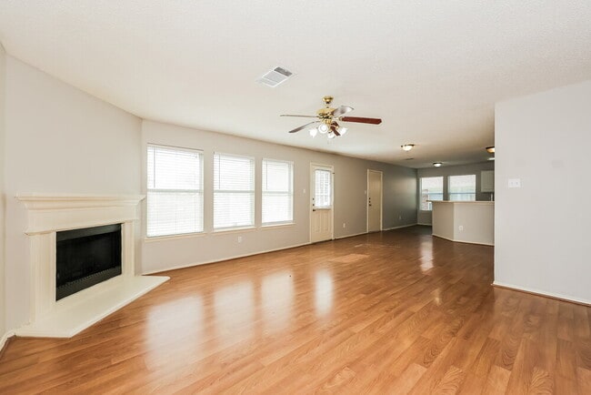 Photo - 735 Cedarwood Dr