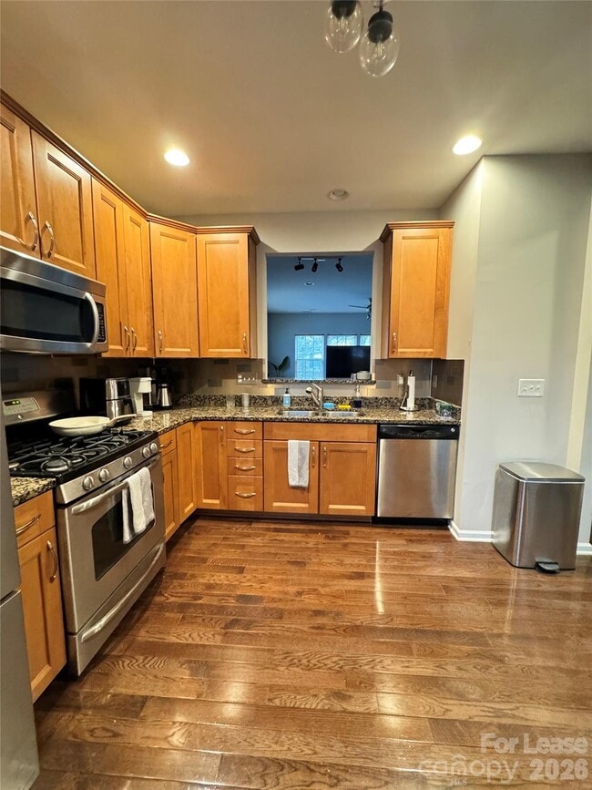 Photo - 280 W Bland St