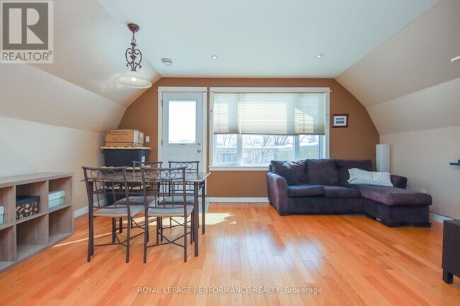 Photo - 736 Cooper St Unit 3
