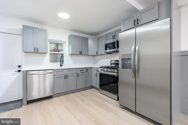 Photo - 2133 Latona St