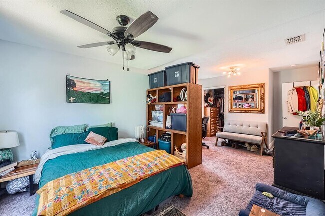 Photo - 5605 Tura Ln