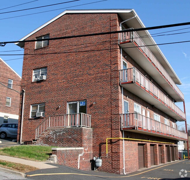 Photo - 214 Daniel St