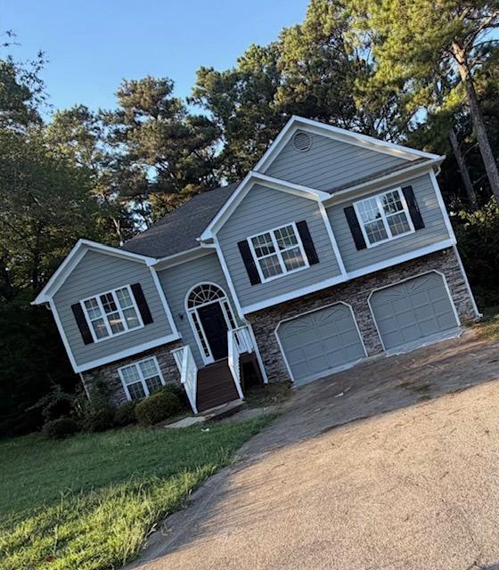 Building Photo - 5908 Seven Oaks Dr