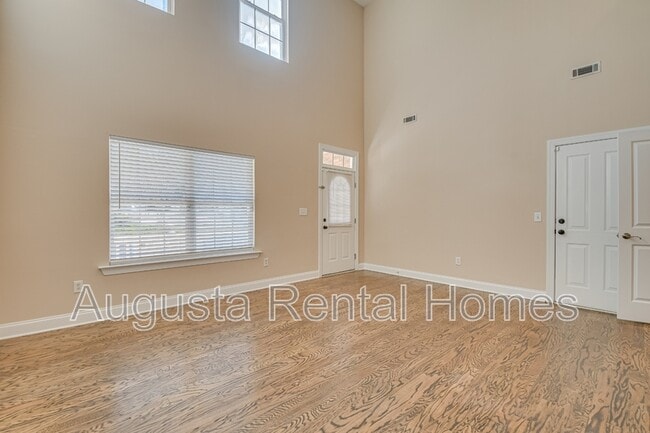 Photo - 200 Kline St NW