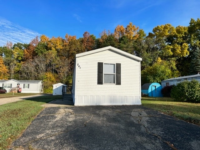 Building Photo - 241 E Birdsall Dr Rental