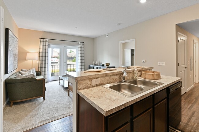 Photo - Valencia on Avery