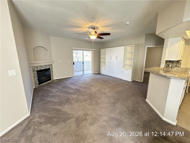 Photo - 2975 Bluegrass Ln Unidad 721
