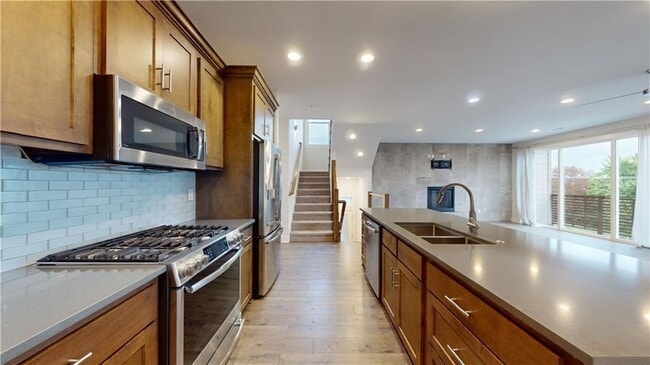 1054 E Huntsville Rd