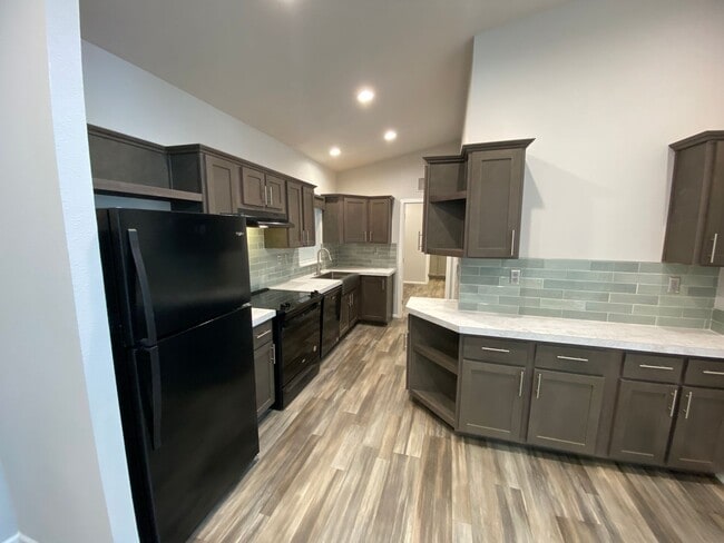 Photo - 733 1/2 West 16th St., Port Angeles, WA 98363