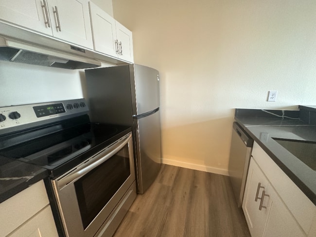 Photo - 334 Wells Ave S Unit 223