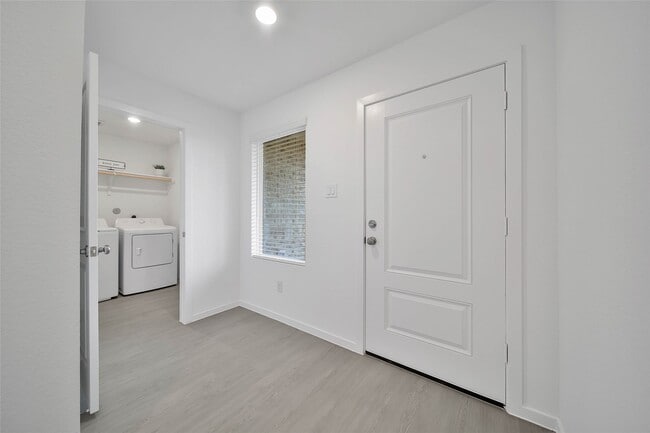 Photo - 723 Umbrella Tree Dr