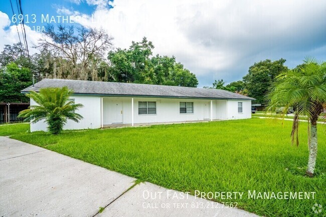 Building Photo - Updated 2-Bedroom, 1-Bath Unit B Rental