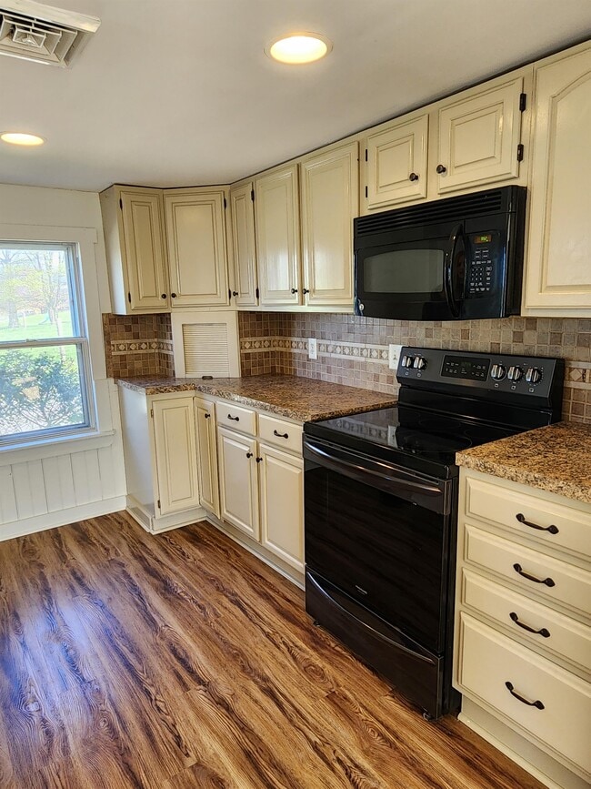 Photo - 53 Liberty Ln