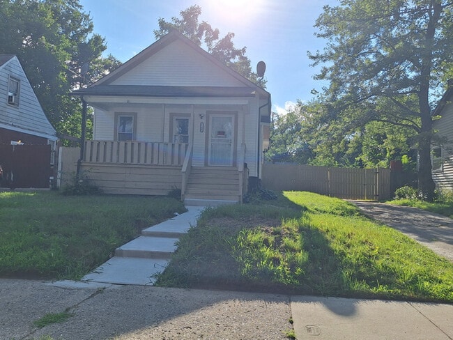 Building Photo - 17685 Fenton St Rental