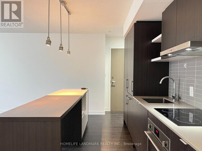 Photo - 88 Harbour St Unit 1706