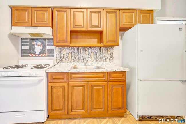 132 Locust St Unit 6