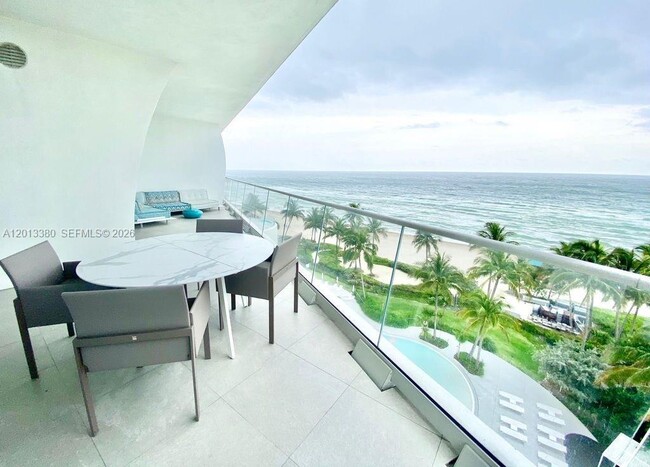 Building Photo - 16901 Collins Ave Unit 701