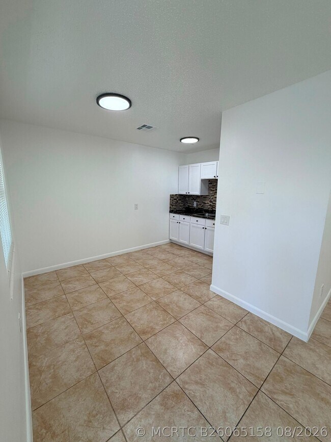 1130 N F St