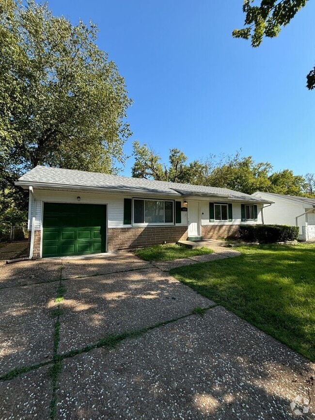 Building Photo - 10116 Crown Point Dr Rental