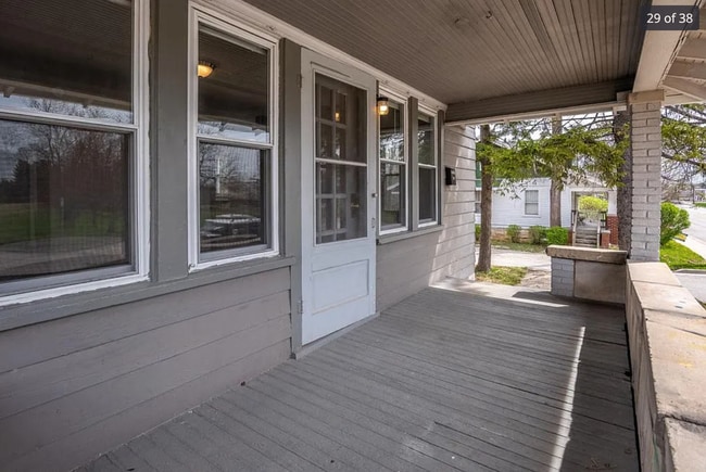 Photo - 2333 E 3rd St