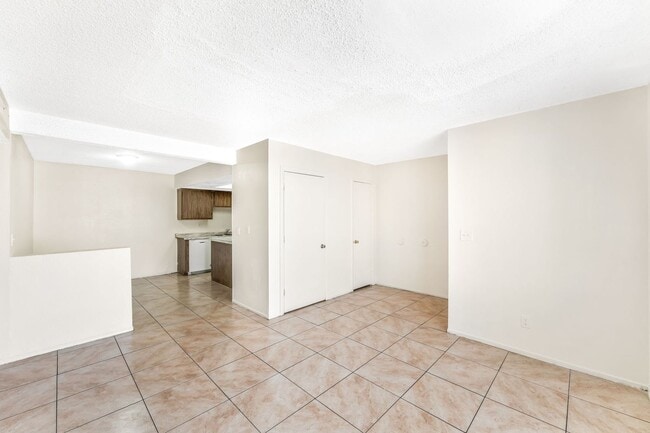 Photo - 5309 W Cheyenne Ave Unit Cheyenne Ave #3 - 5309
