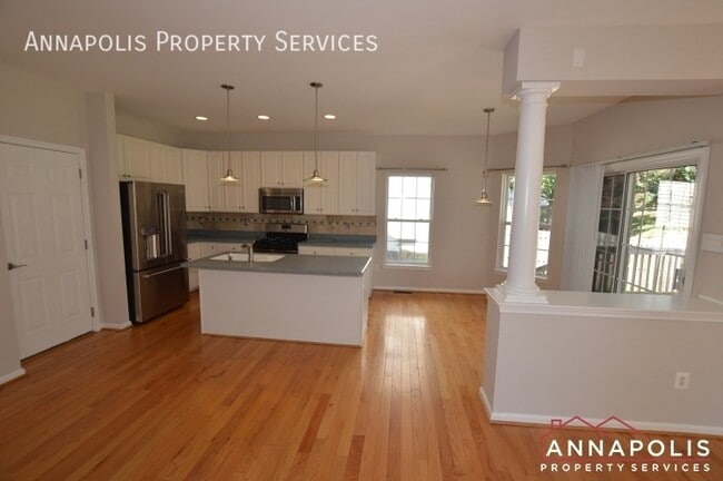 Photo - 122 Farmbrook Ln