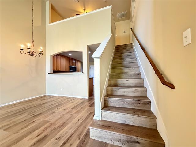 Photo - 1154 Sophia St W