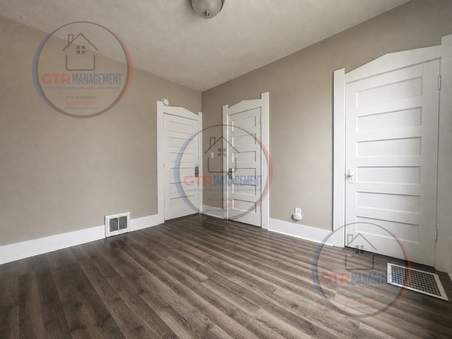 Photo - 120 N 30th St