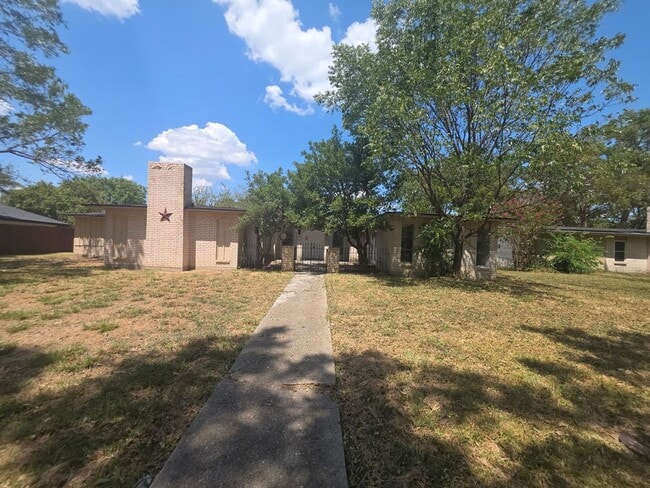 Charming 3-Bedroom Home on Spacious Lot Ne... - Charming 3-Bedroom Home on Spacious Lot Ne...