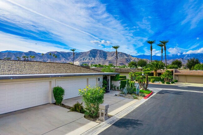 1 Briarcliff Ct