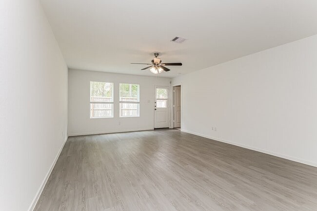 Photo - 1717 Lofty Cedar Ct