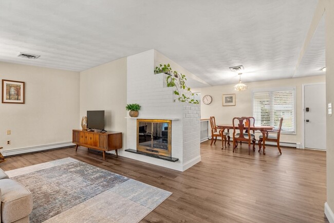 Photo - 14 Corrine Dr