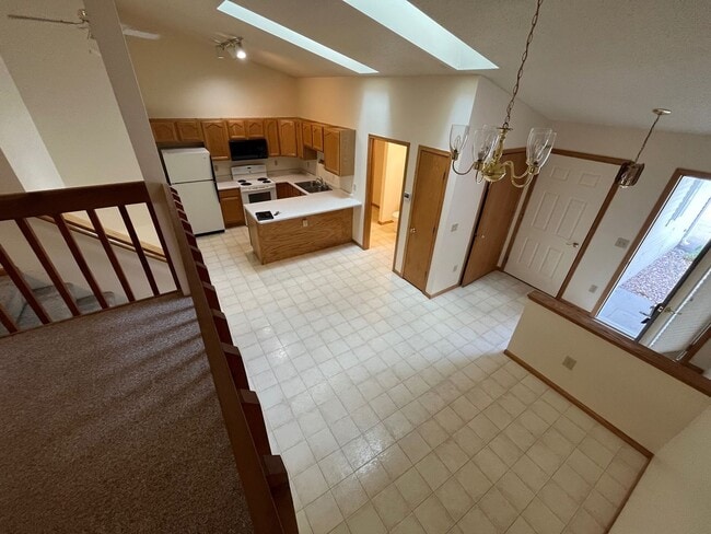 Photo - 629 29th Ave NE Unit 629 29th Ave N Apt 4