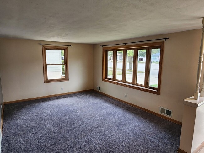 Photo - 4021 Harding Rd