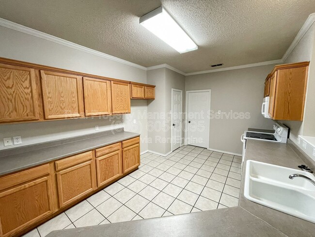 Photo - 6715 91st St