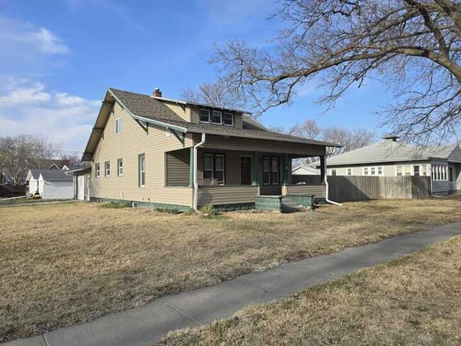 Photo - 312 W 9th St