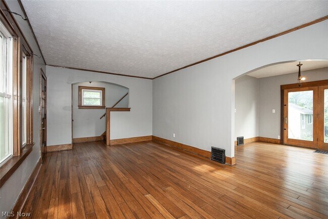 Photo - 888 Harrison Ave