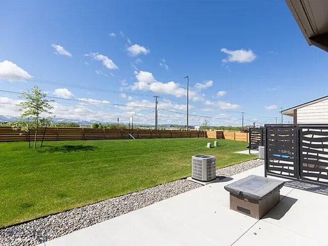 Photo - 3 Bd / 2.5 Bath Townhome