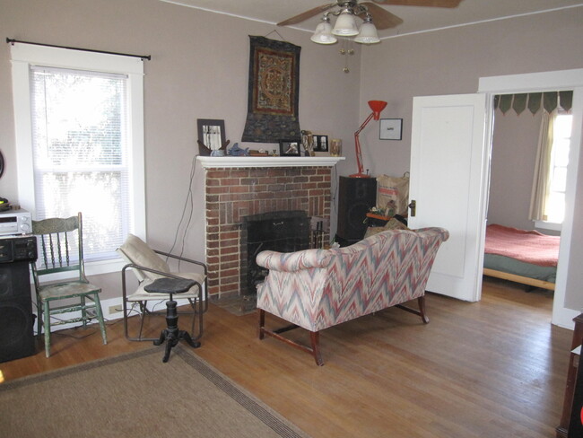 Photo - 220 SE Gladstone St