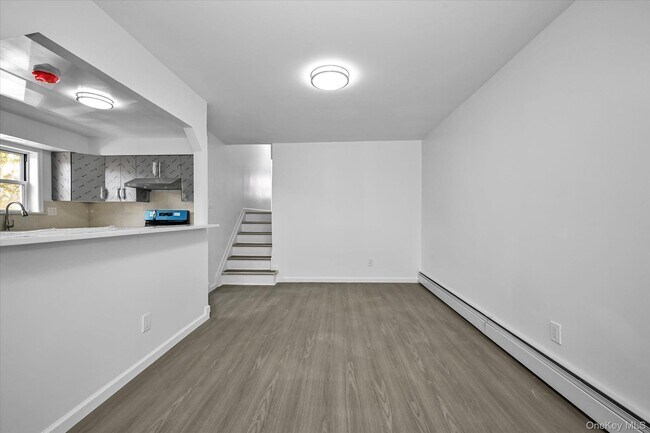 Photo - 1684 W 9th St Unidad 2nd Floor