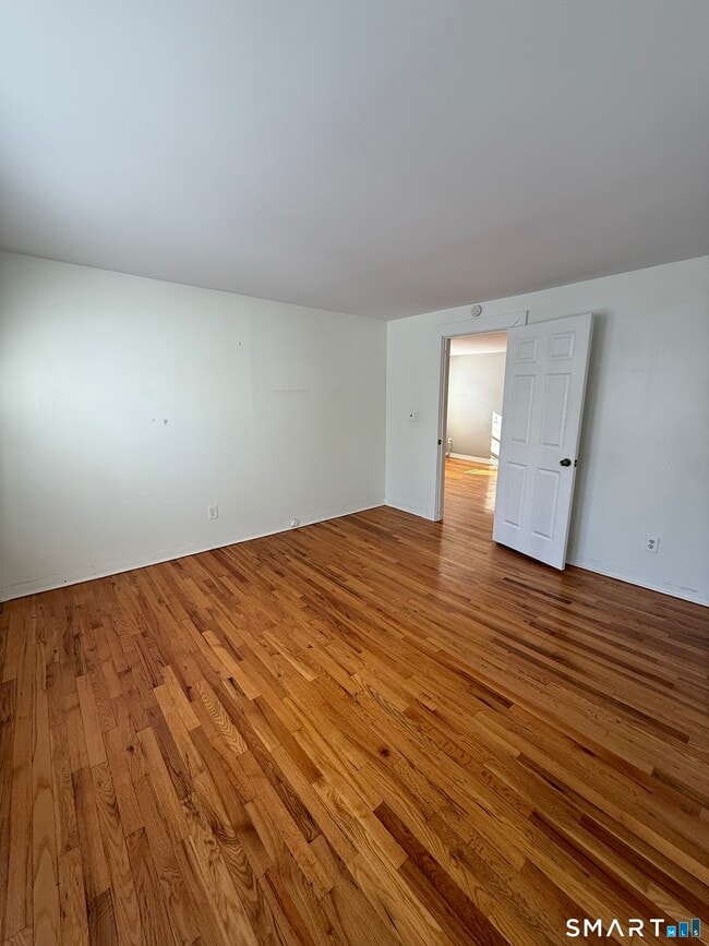 Photo - 151 Quaker Ln S Unit 3rd Floor