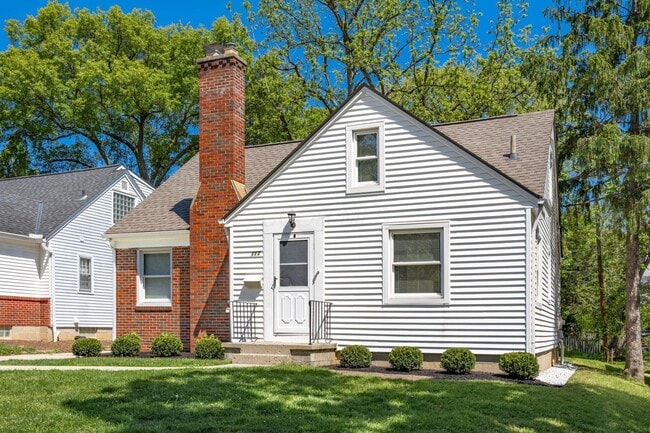 Photo - 112 Howard Ave