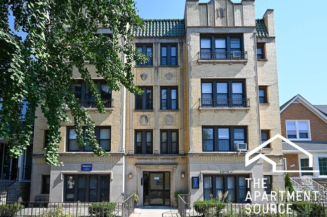 Photo - 4740 N Hermitage Ave Unit 403