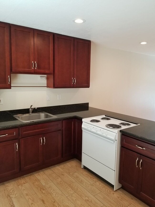 Photo - 2076 Donald Dr