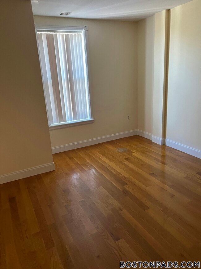 Photo - 90 Westland Ave Unit 403