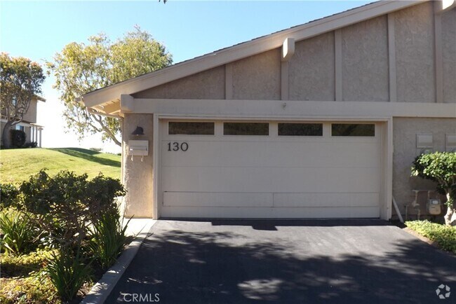 Building Photo - 130 Avenida Adobe Rental