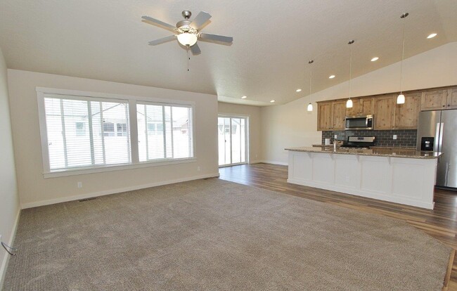 Photo - 4044 Queen Anne Dr