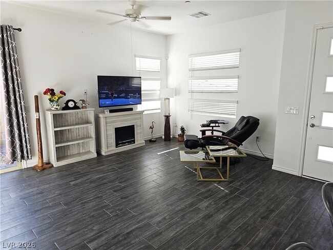 Photo - 921 Mayfield Mnr Ln