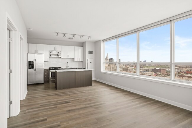 Photo - 781 W Adams St